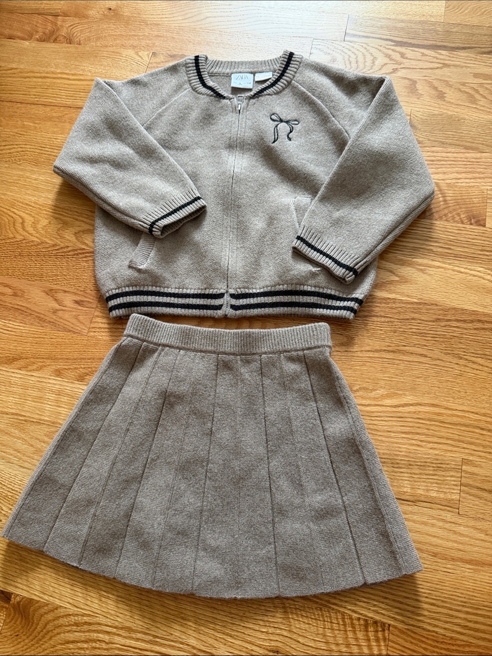 Zara brown knit cardigan and pleated skirt set Size 5/6 Years